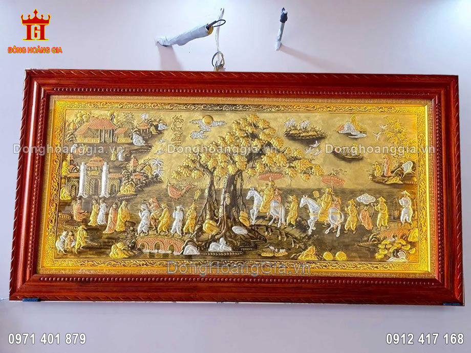 Bức tranh vinh quy bái tổ bằng đồng khảm tam khí được chế tác tinh xảo